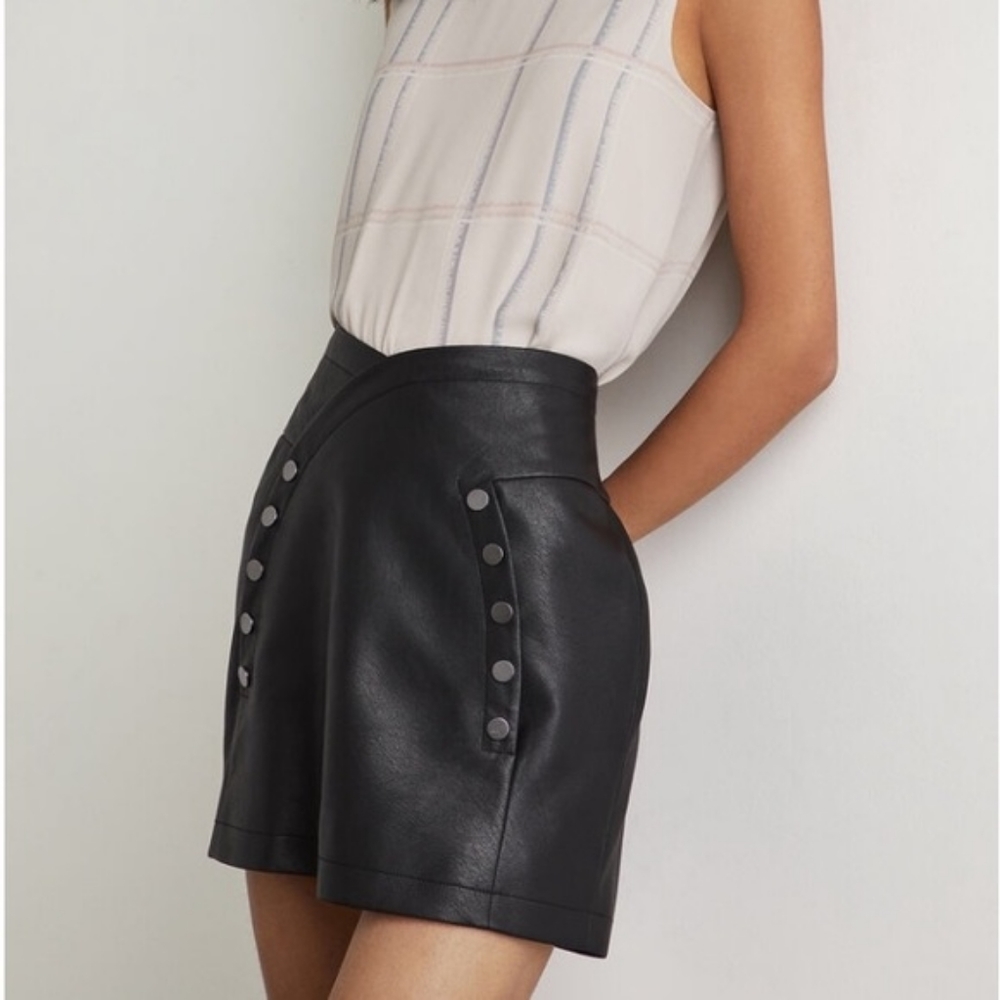 🔥BCBGmaxazria faux leather mini front buttonUp sk